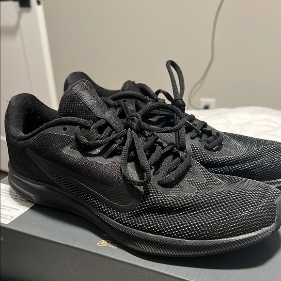 Nike Men's Black Running Shoes - Picture 4 of 4